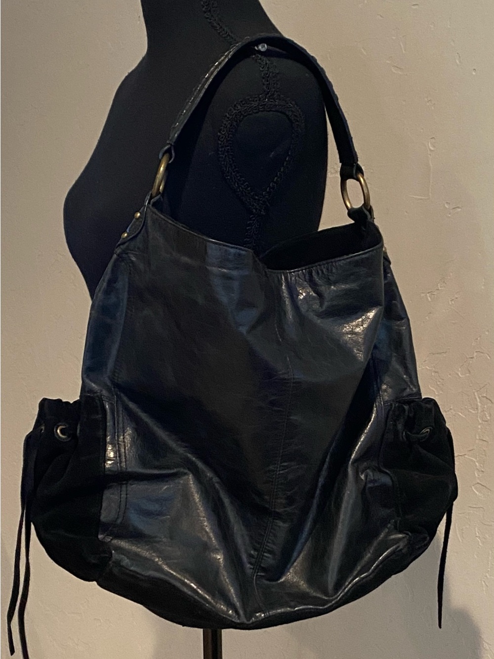 Vintage Y2K Steve Madden mixed media leather & suede hobo bag. 🔥🔥MSRP $128. - Picture 4 of 9